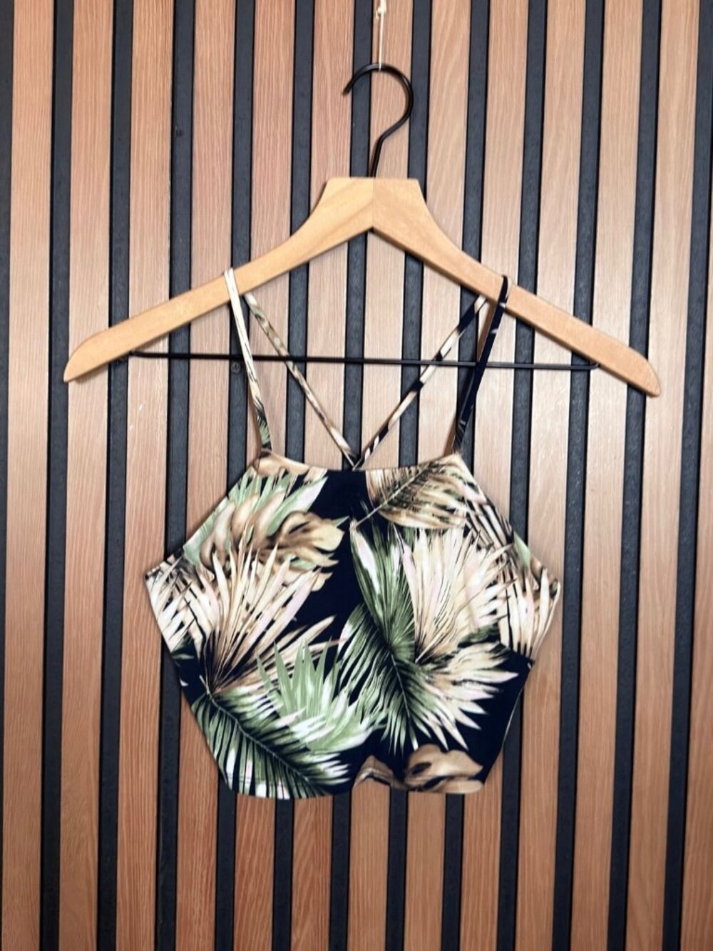 New Q Cute Top Small Womens Blue Floral Cropped Cross Back Stretch